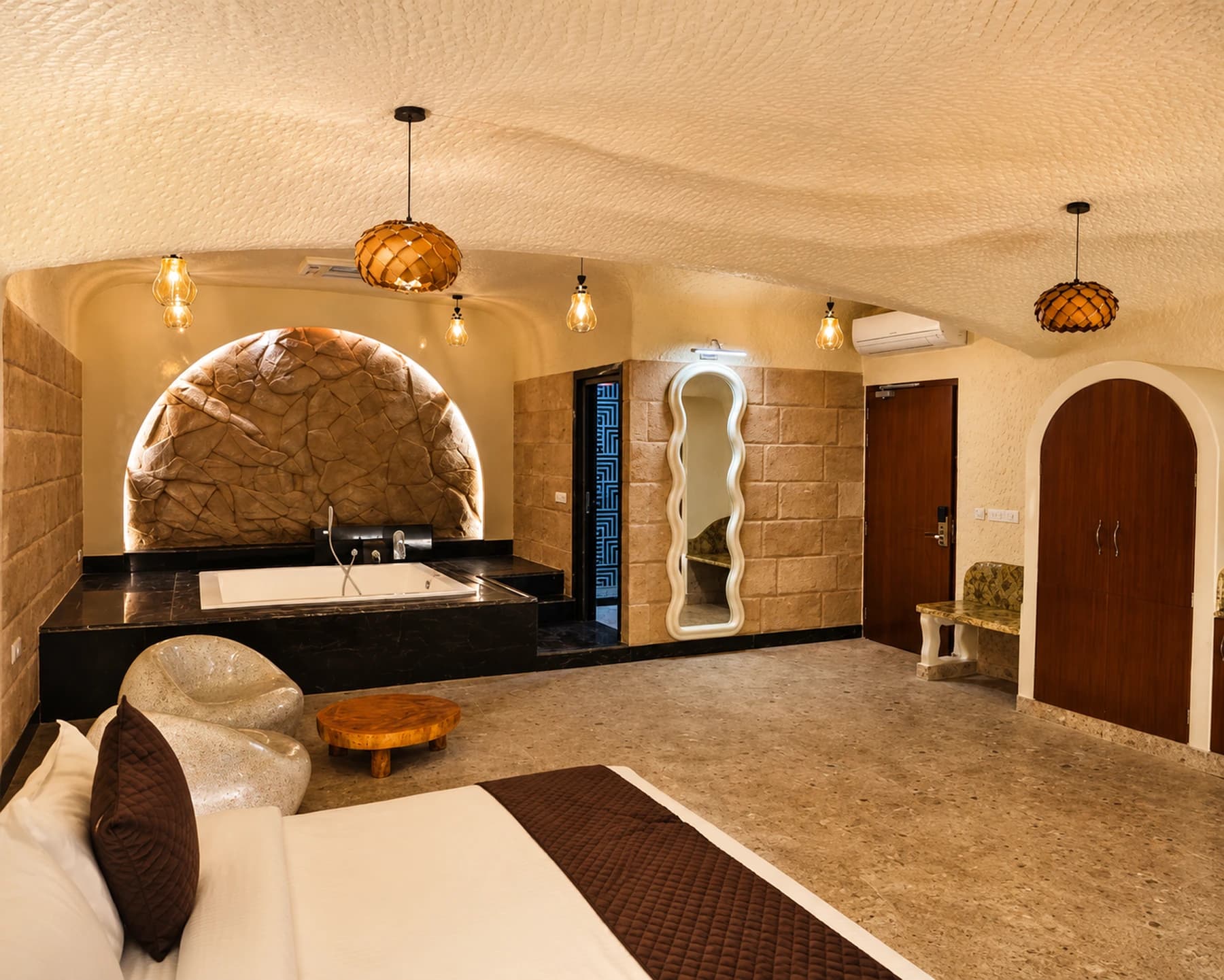 Luxury Suite thumbnail
